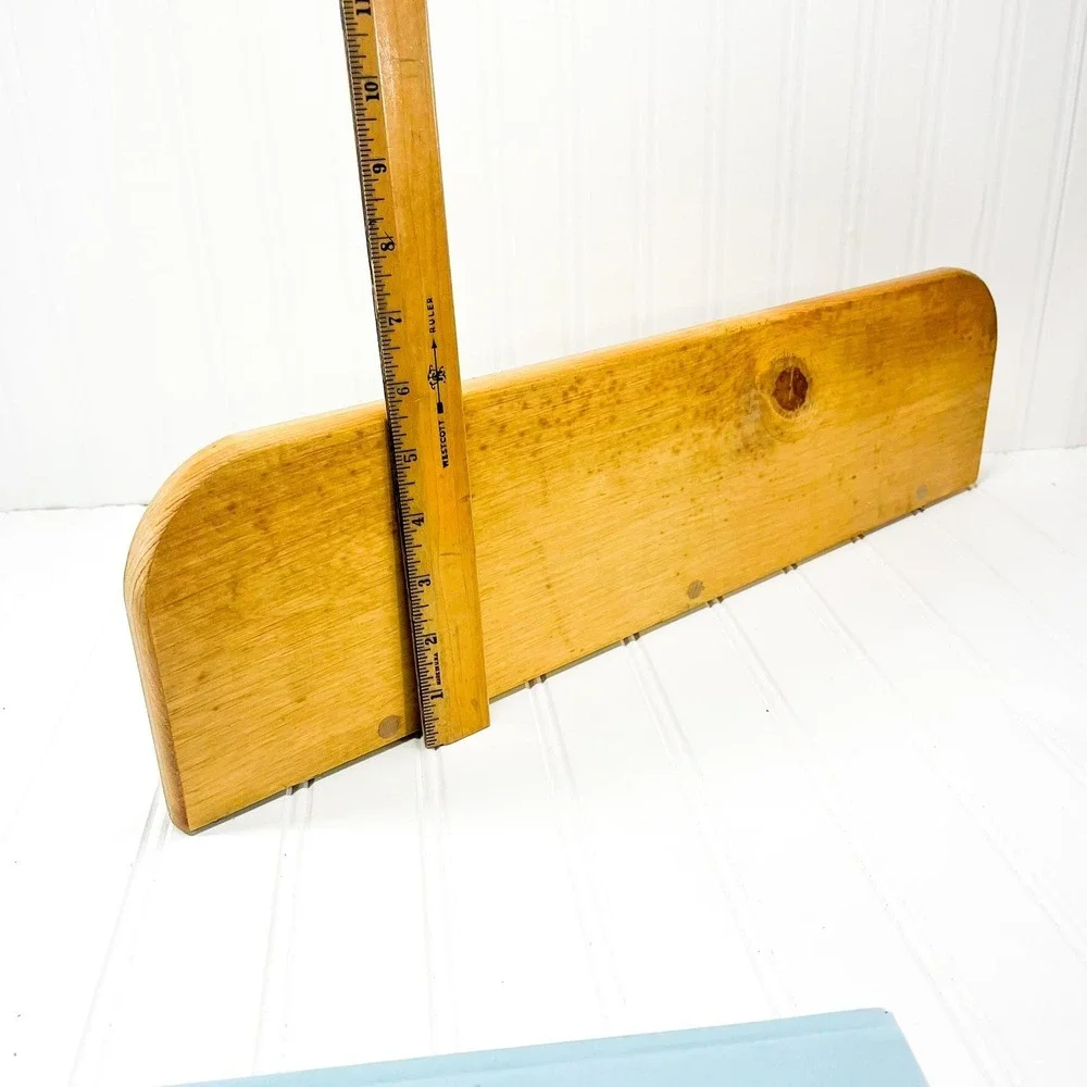 Country Wooden Heart Curio Shelf - Vintage Farmhouse Decor